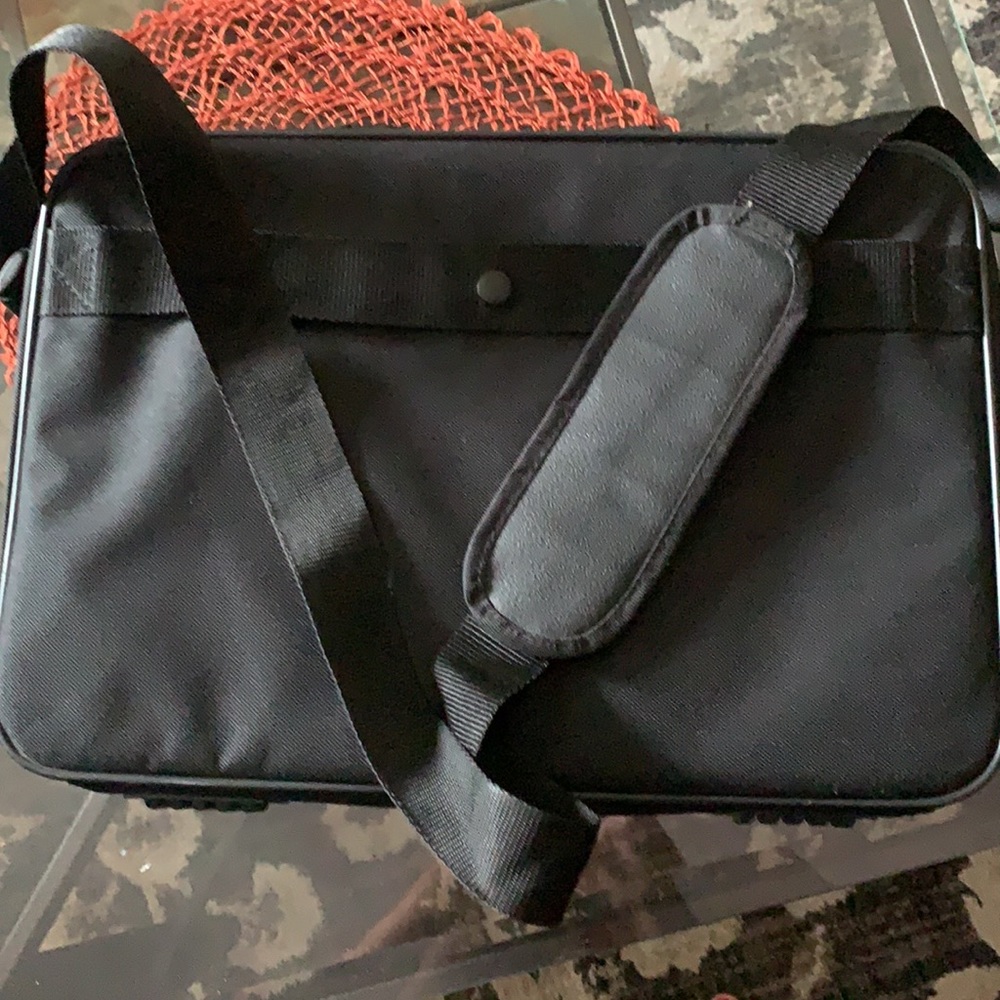 🔵 Icon laptop case